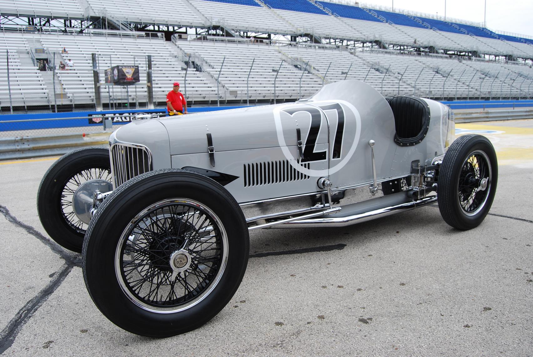 Vintage Indy Car 102