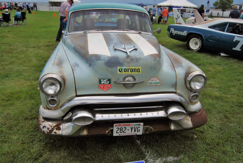 '53 Olds Runs Mexican Road Race