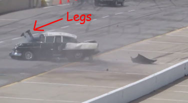 [VIDEO] - Buckle Up for Safety