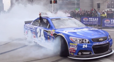 [Video] Jeff Gordon Puts on a Show in Downtown Dallas