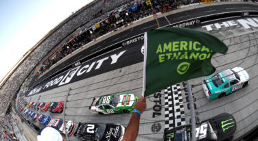 Kyle Busch Wins Bristol's Food City 300 in G-W-C Finish