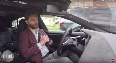 [Video] Tesla Model S Now Has Autopilot Feature