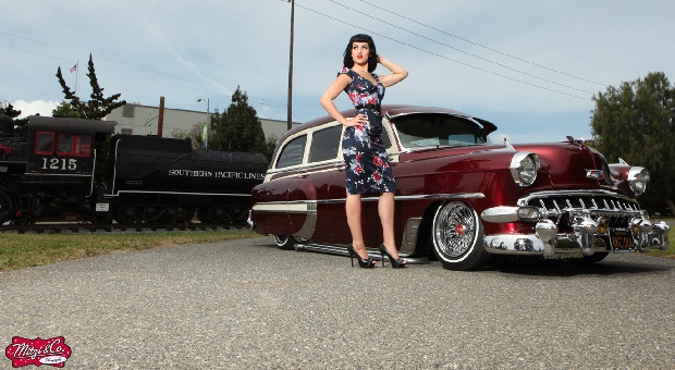 Pinup of the Week: Elizabeth Becerril