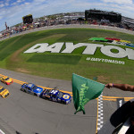 Hamlin’s Bold Move Beats Truex, Jr. in Closest NASCAR Sprint Cup Daytona 500 Finish Ever