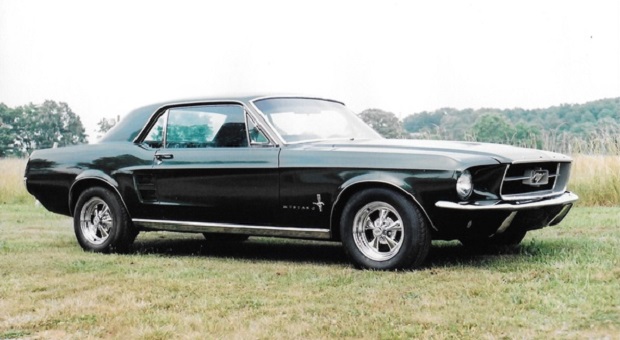 Today's Cool Car Find is this 1967 Ford Mustang