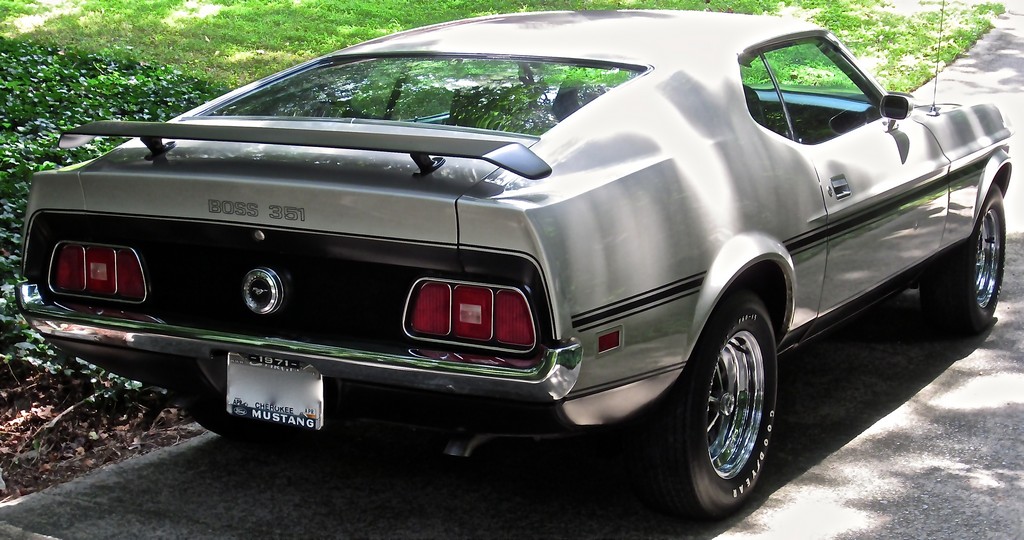 Today's Cool Car Find is this 1971 Ford Mustang