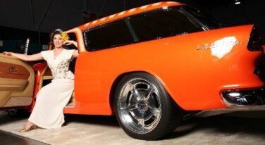 Mitzi's Pinup Corner: Miss Brettie Page