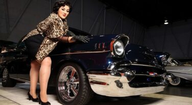 Mitzi's Pinup Corner: Lola LaBamba
