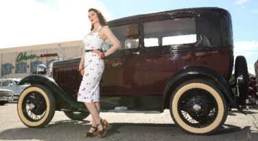 Mitzi's Pinup Corner: Fallon Motl