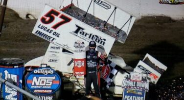 Kyle Larson Races to Redemption Story at Federated Auto Parts Raceway at I-55