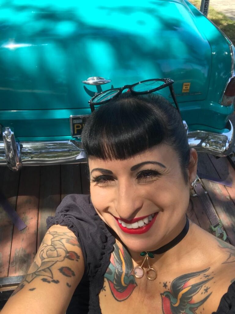 [Gallery] Classic Car Gals Online Contest Voting Round Two