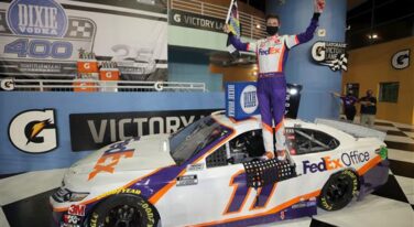 Hamlin Shines in 40th Career Cup win at Homestead-Miami