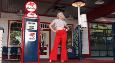 Mitzi's Pinup Corner: Ginny Rosewater Slide 4