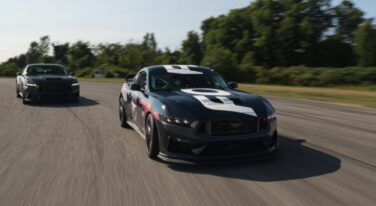 Mustang Dark Horse R