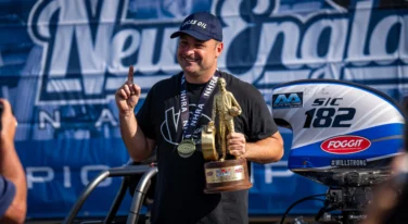 Michael Handras Scores Back-to-Back Wins