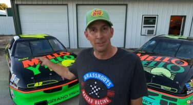 Differences Between Vintage NASCAR Show Cars and Race Cars