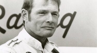 Robert Charles "Bob" Tullius, 1930-2026