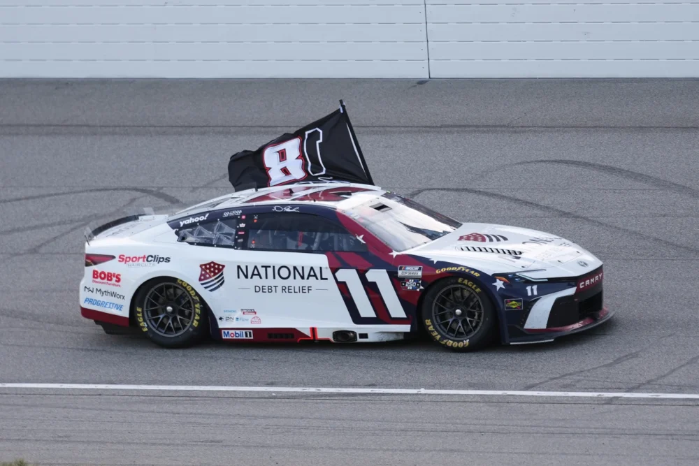 Hamlin Goes Back-to-Front, Back-to-Back