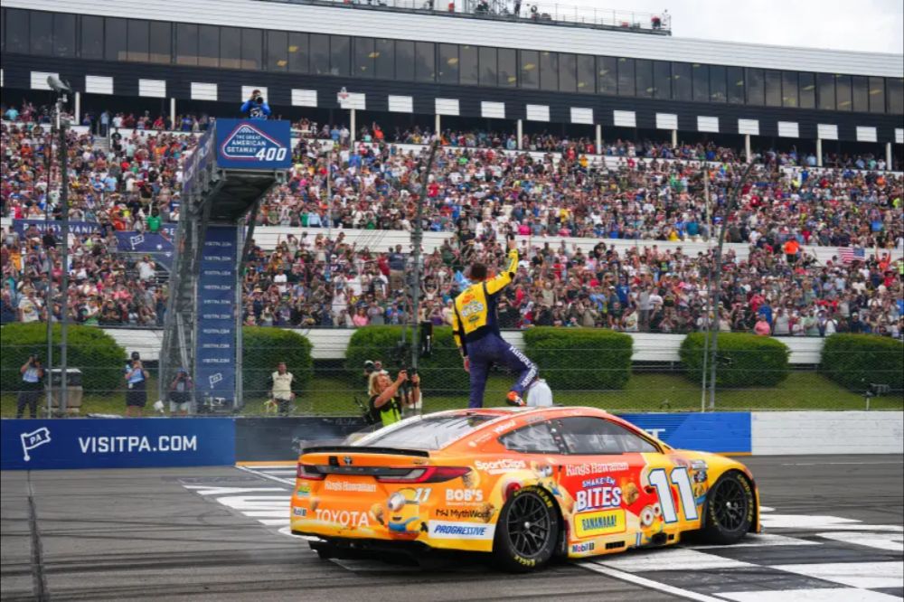 Hamlin Wins Three In a Row at Pocono