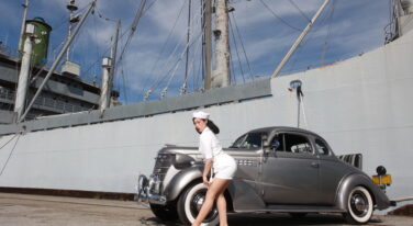Mitzi's Motor Mavens: Siren