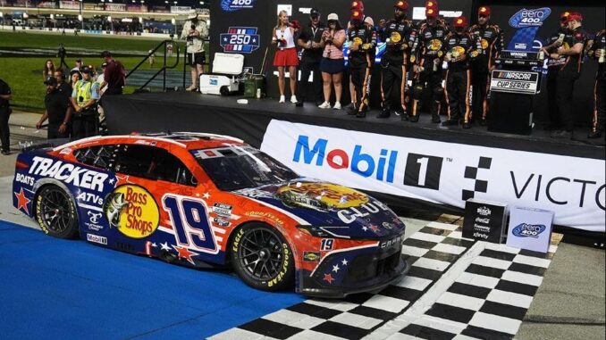 Briscoe Prevails in Chicagoland Return